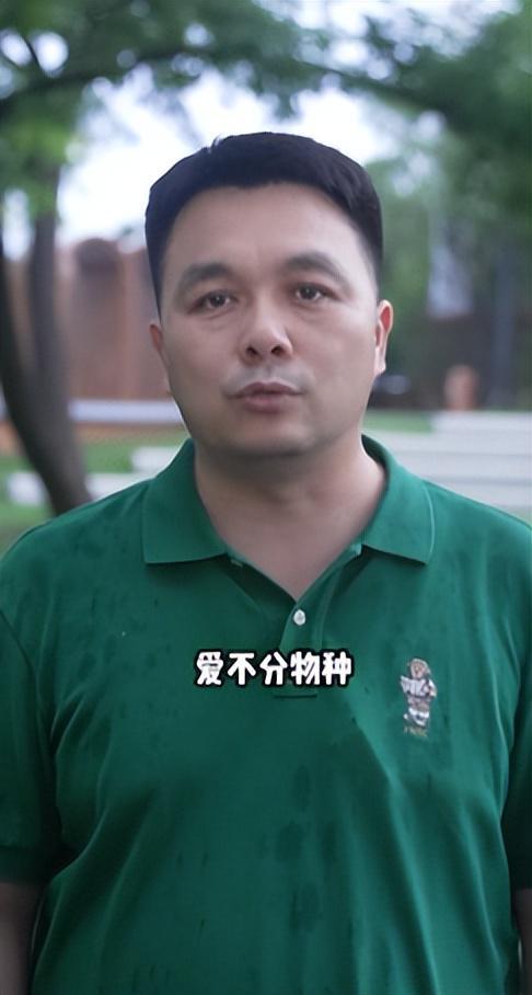 送豪宅豪车法拉利接亲外国小伙乐坏了CQ9电子游戏网站富婆给狗办婚礼(图10)